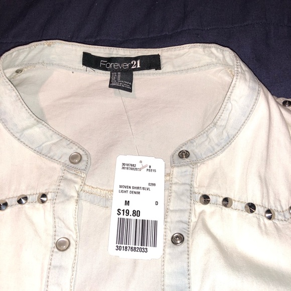 FOREVER 21 Sleeveless Woven Light Denim Shirt-Sz M - Picture 3 of 8